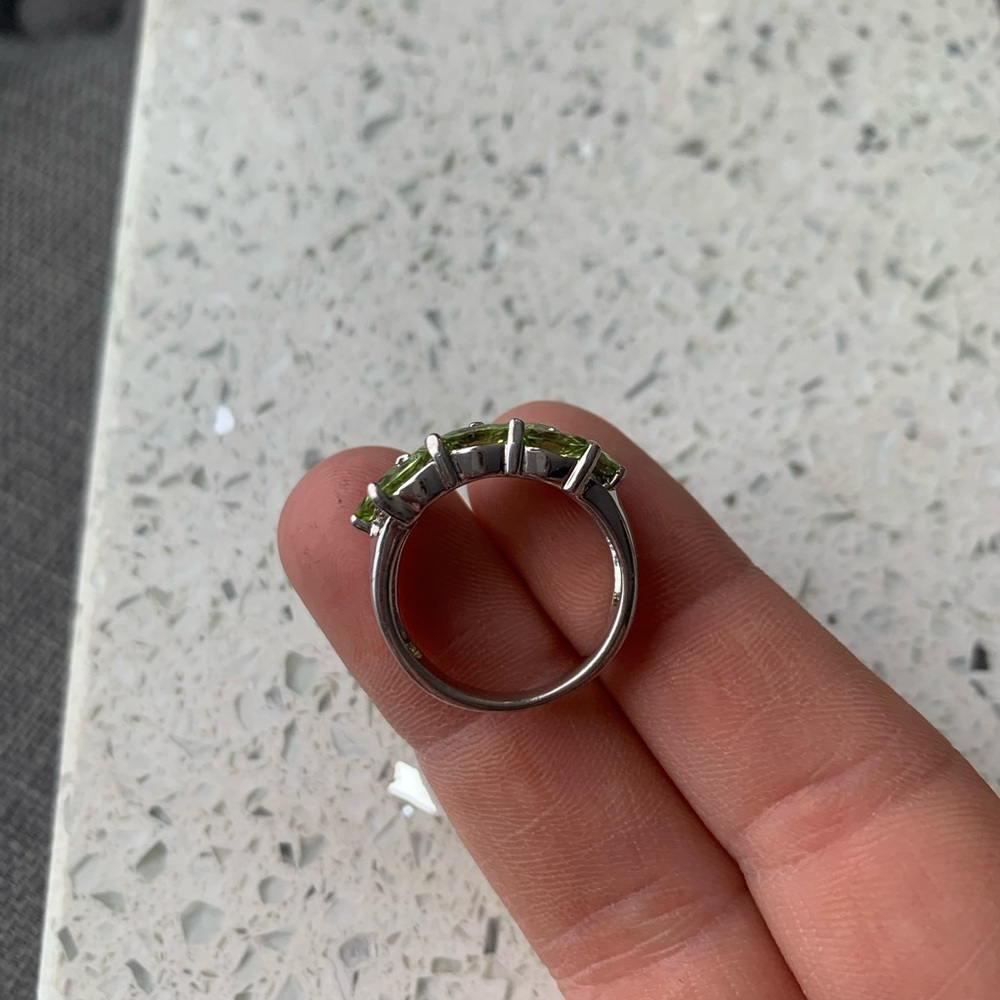 Peridot Ring - Picture 4 of 4